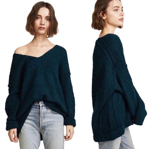 Free People Lofty Alpaca Oversized Boucle V-Neck Pullover Sweater Size Medium - Picture 1 of 7